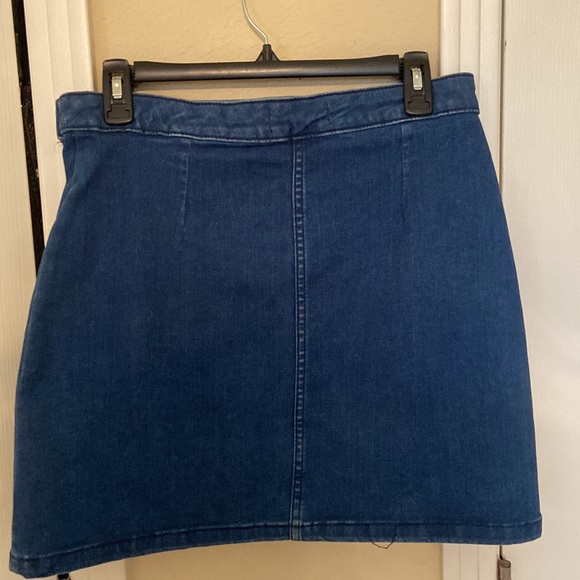 We The Free by Free People Denim Button-Front Mini Skirt Sz 10 - Picture 3 of 6